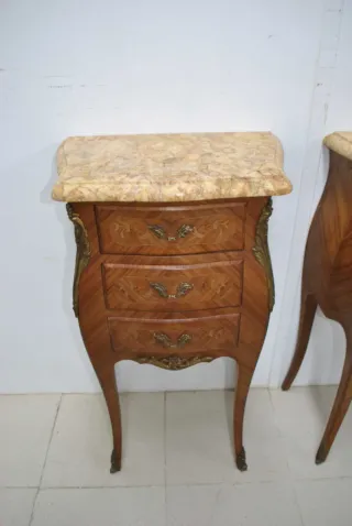 Antiguas mesitas bombé Luis XV