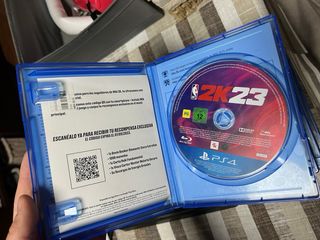 PS4 1TB + 2 Dualshock