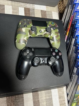 PS4 1TB + 2 Dualshock