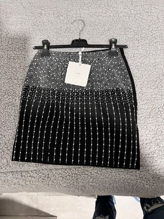 Shorts de mujer con pedrería y vestidos de fiesta