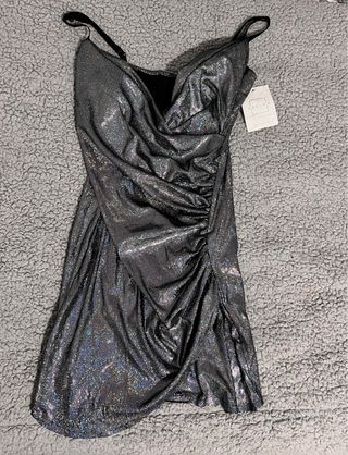 Shorts de mujer con pedrería y vestidos de fiesta