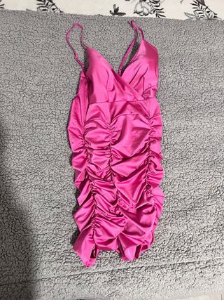 Shorts de mujer con pedrería y vestidos de fiesta