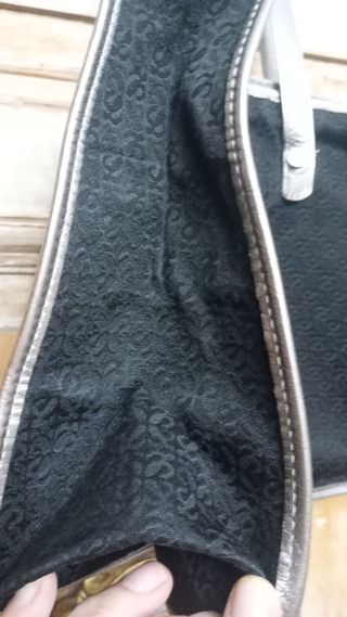 Bolso tote Loewe Negro y metalizado como nuevo.