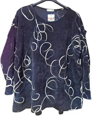 Jersey negro con bordados multicolor