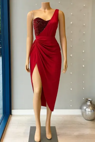 Vestido rojo fiesta lentejuelas y drapeado