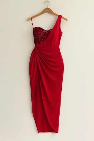 Vestido rojo fiesta lentejuelas y drapeado