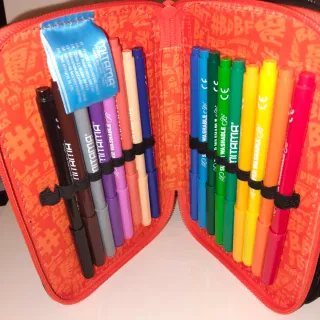 Astuccio Mitama colorato con zip a tre scomparti