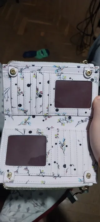Cartera floral con cremallera