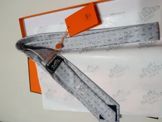 Corbata Hermès Plata