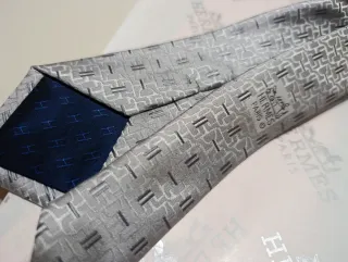 Corbata Hermès Plata