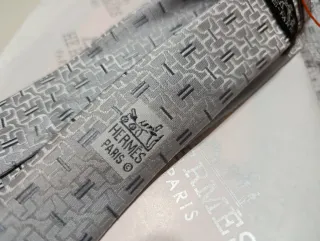 Corbata Hermès Plata