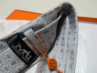 Corbata Hermès Plata