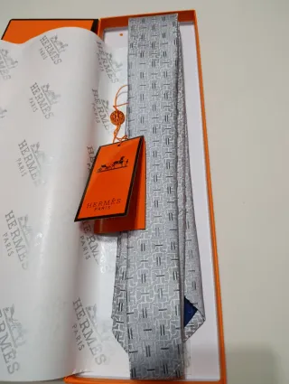 Corbata Hermès Plata