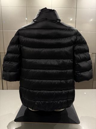 Abrigo Twinset Negro Plumas Mangas Desmontables