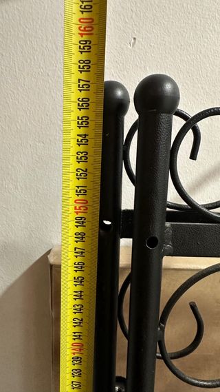 Armario abierto. Perchero / burra / recibidor