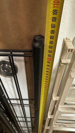 Armario abierto. Perchero / burra / recibidor