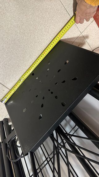 Armario abierto. Perchero / burra / recibidor