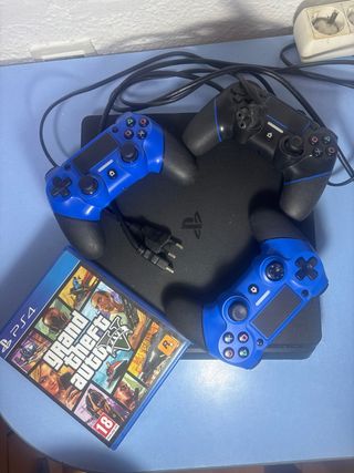 PS4 SLIM (PlayStation 4) con 3 controller e GTA V