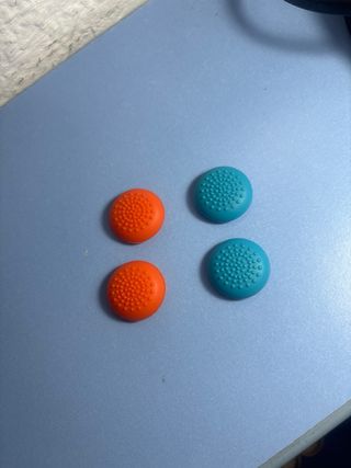 PS4 SLIM (PlayStation 4) con 3 controller e GTA V