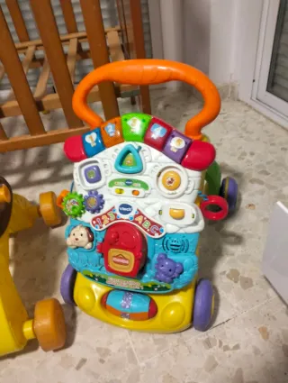 Cuna,silla de comer,buzo mayoral,más cosas de la f