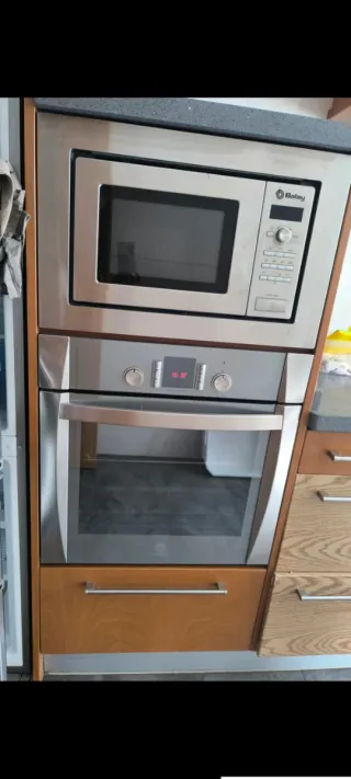 Horno y microondas integrable Balay