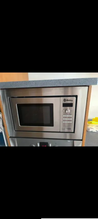 Horno y microondas integrable Balay