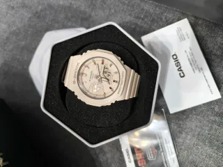 Reloj Casio GA-2100 Beige