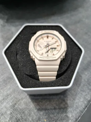Reloj Casio GA-2100 Beige