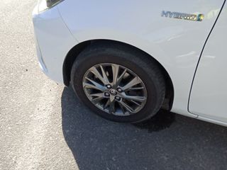 Toyota Yaris 1.5 100H Active 74 kW (100 CV)