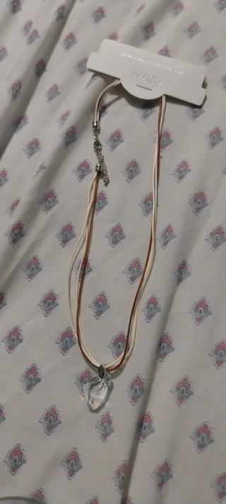 Collar con colgante de cristal