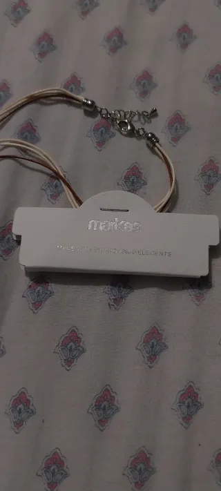 Collar con colgante de cristal