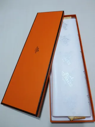 Corbata Hermès Dorada