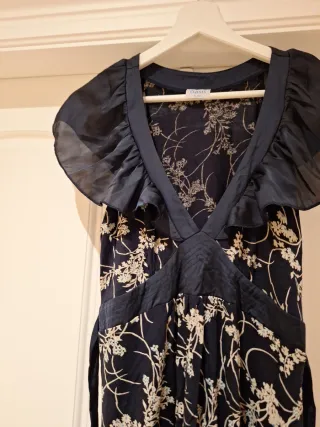 Vestido Oasis floral azul marino y blanco