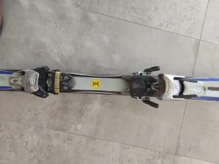 Esquís HEAD con fijaciones. Cyber X 40