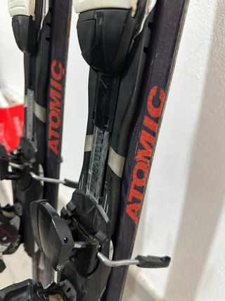Esquís Atomic DR Crimson con fijaciones XTO