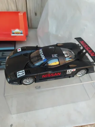 Coche Slot Nissan Negro