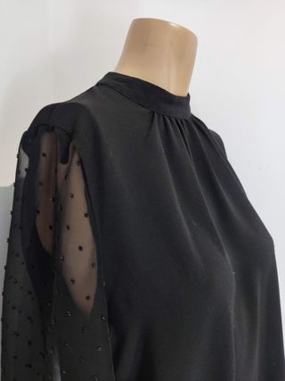 Blusa negra para mujer con mangas gasa