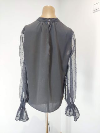 Blusa negra para mujer con mangas gasa