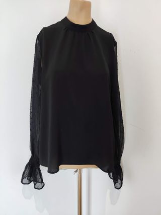 Blusa negra para mujer con mangas gasa