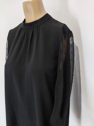 Blusa negra para mujer con mangas gasa
