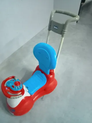 Triciclo Chicco Vermelho e Azul