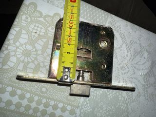 Cerradura de seguridad dorada