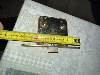 Cerradura de seguridad dorada