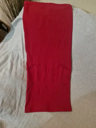 Falda tubo roja