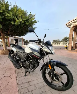 Yamaha YS 125 Inyección
