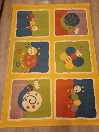 Alfombra infantil de tela con animales