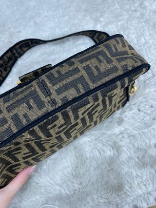 Bolsa Fendi Monograma Marrom e Dourada