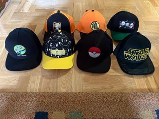 Nuovo lotto di 7 cappelli, tutti nuovi e pronti per l'uso