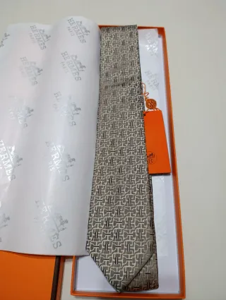 Corbata Hermès Beige y Marrón