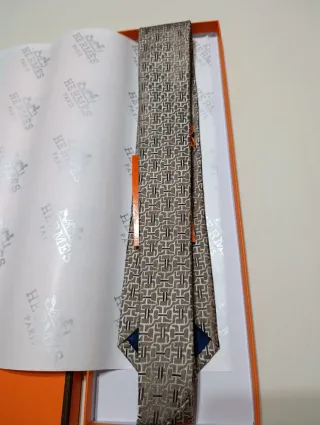 Corbata Hermès Beige y Marrón